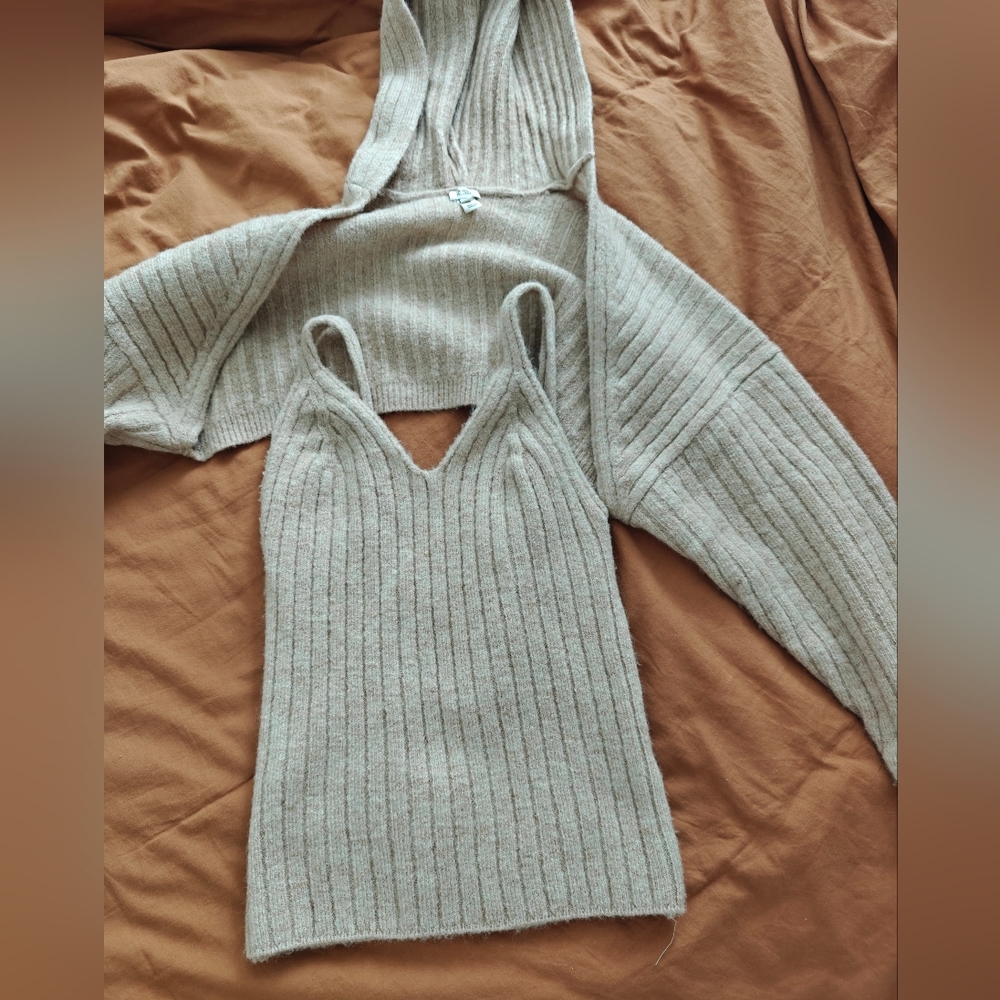 Shrug hoodie with top